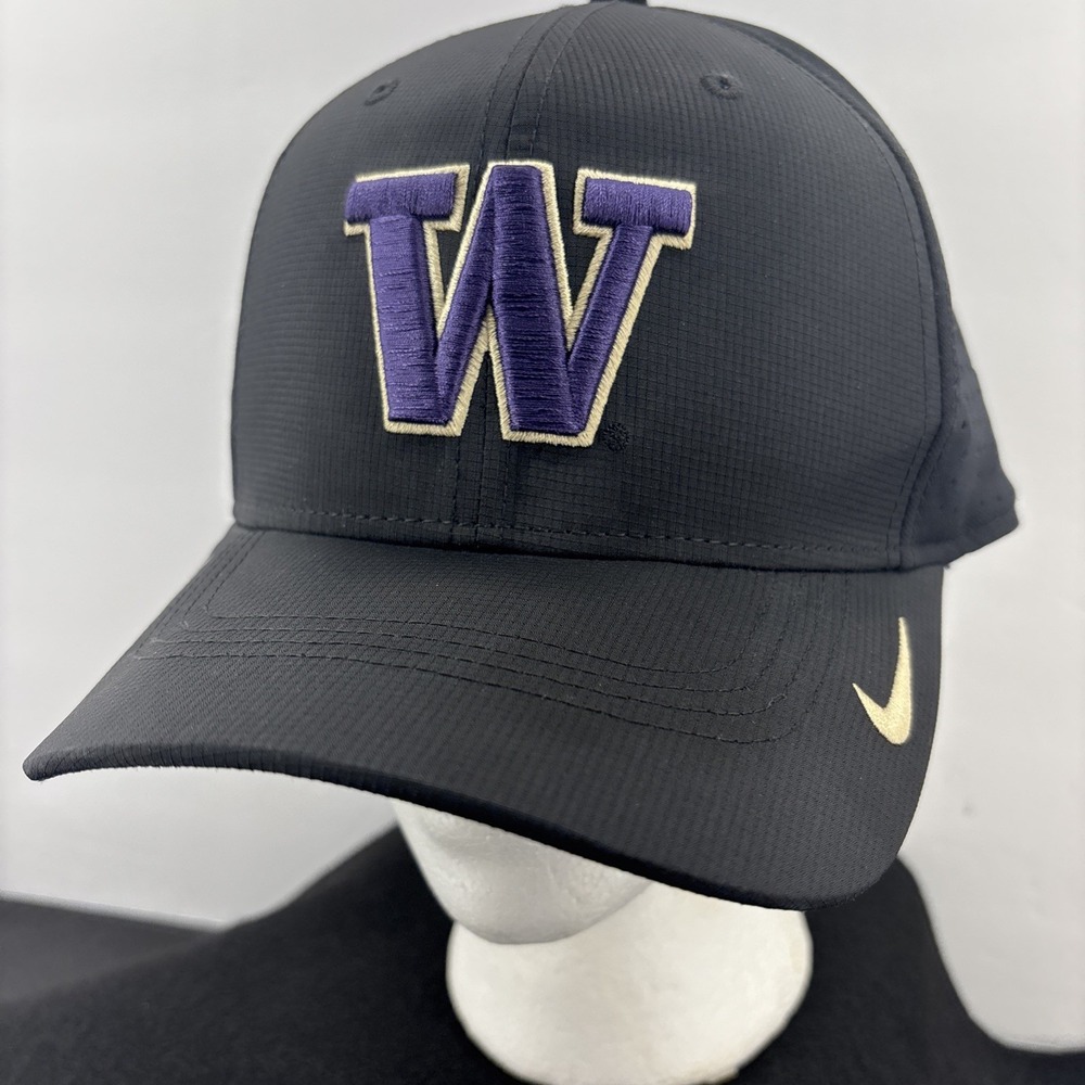Washington Huskies College Football Nike Dri-fit Classic 99 Ball‎ Cap Fitted